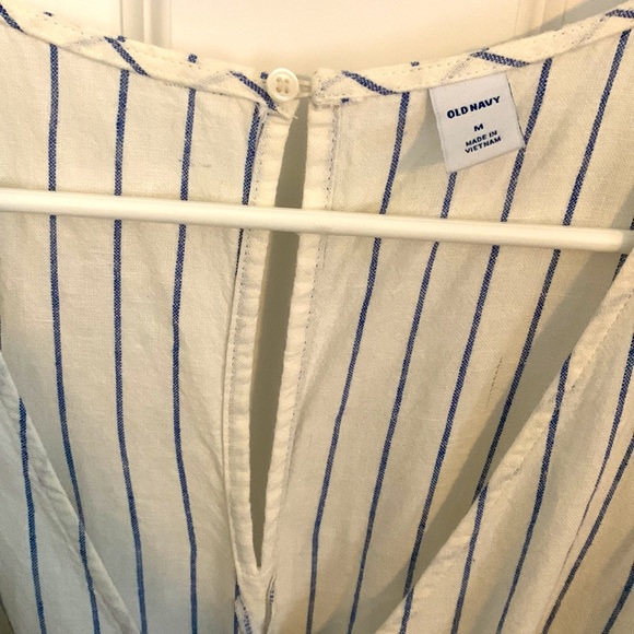 Old Navy Women’s Medium Blue and White Pinstripe Flutter Sleeve Jumpsuit - Picture 4 of 5